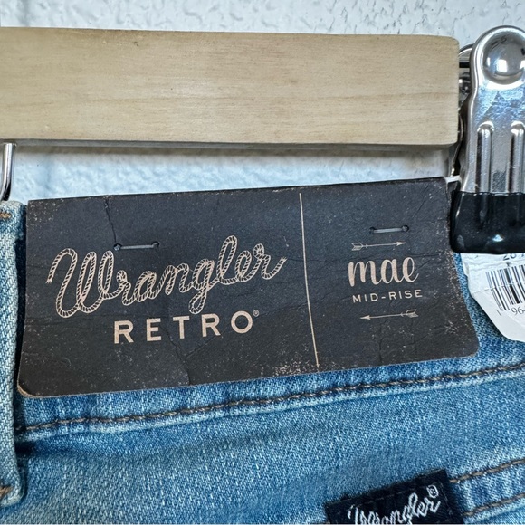 Wrangler- New never worn Retro Mae Mid Rise Bootcut Jeans 28X30 - Picture 4 of 16